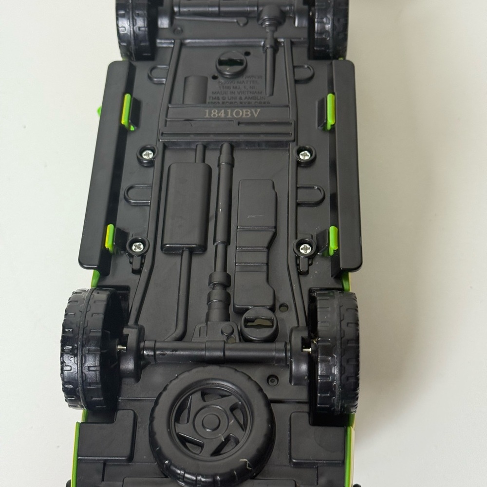 Adventure Toy SUV - Red, Green, Yellow - Picture 6 of 6